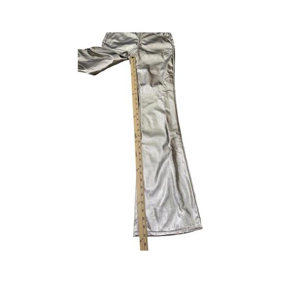 STUNNING Women's Faux Leather Pants LOVE FIRE Size 1 Metallic Silver Flare NWT - Picture 2 of 4